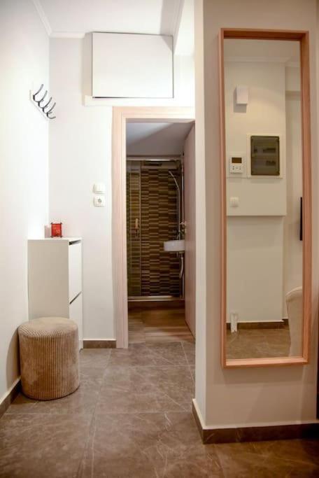Ομορφο Διαμερισμα Apartamento Atenas Exterior foto
