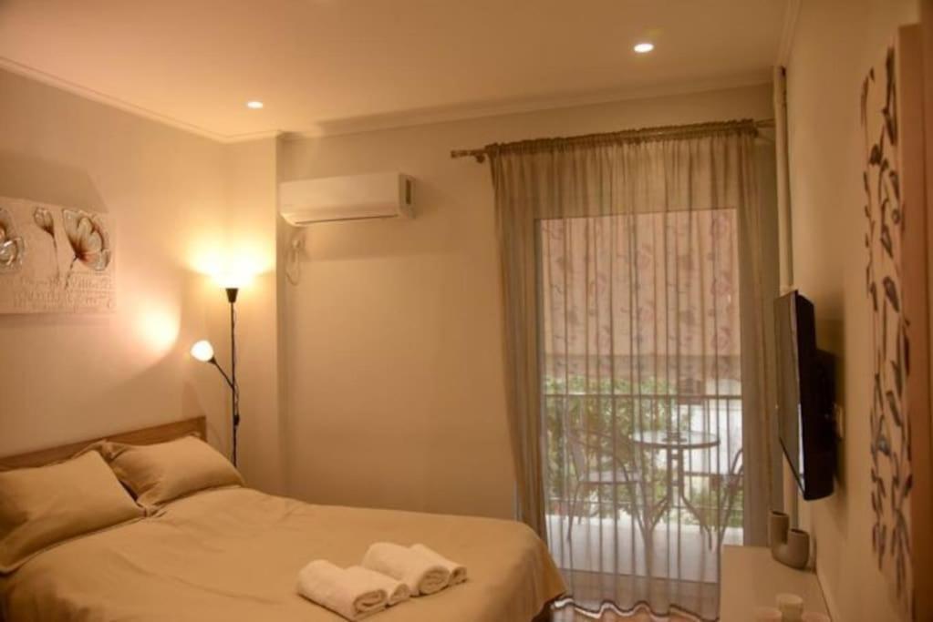 Ομορφο Διαμερισμα Apartamento Atenas Exterior foto